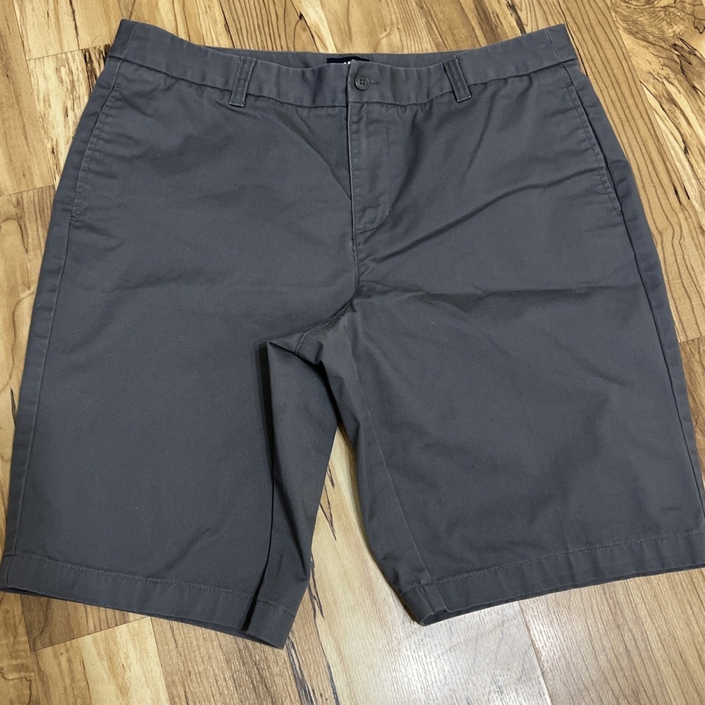 Lands' End Gray Oeko -Tex Size 14 Flat Front Chino Shorts Longer Length 20"